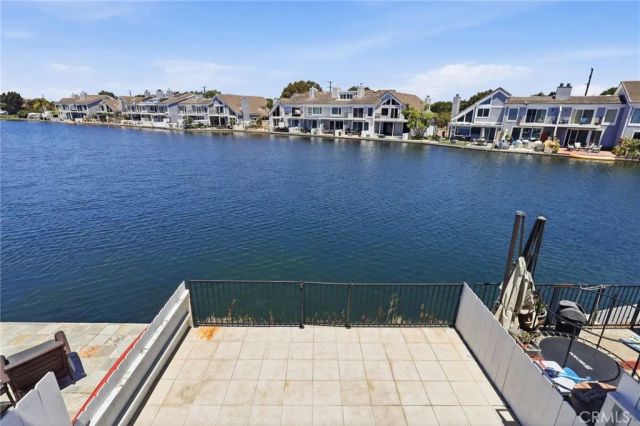 16101 Saint Croix Circle, Huntington Beach, CA 92649