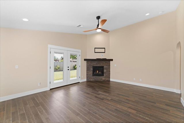2953 Naples Drive, Grants Pass, OR 97527