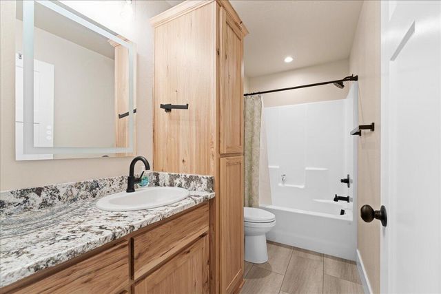 2953 Naples Drive, Grants Pass, OR 97527