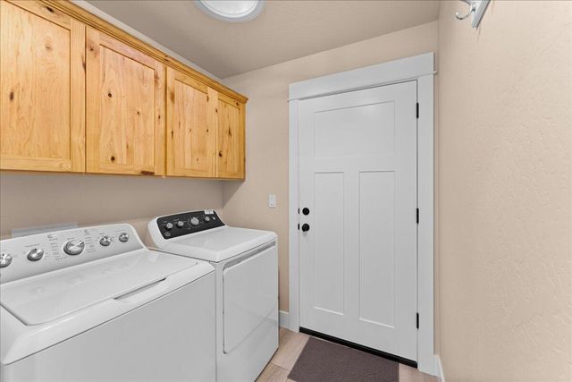 2953 Naples Drive, Grants Pass, OR 97527