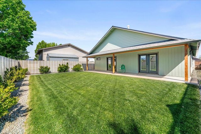 2953 Naples Drive, Grants Pass, OR 97527