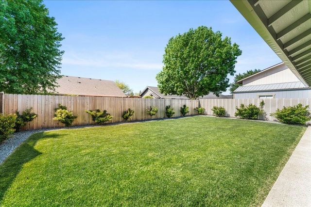 2953 Naples Drive, Grants Pass, OR 97527