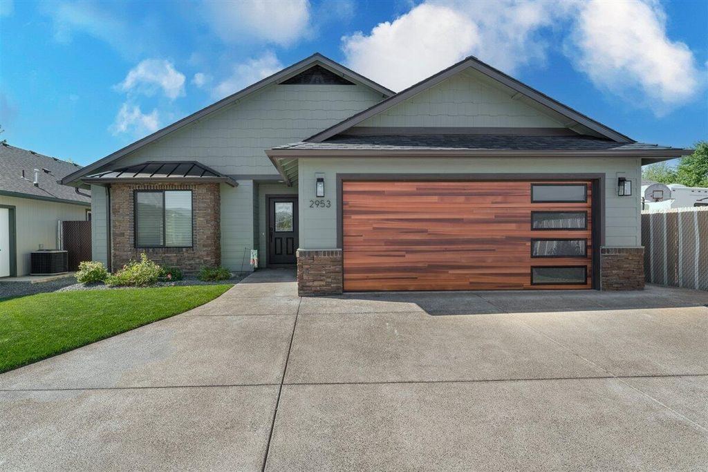 2953 Naples Drive, Grants Pass, OR 97527