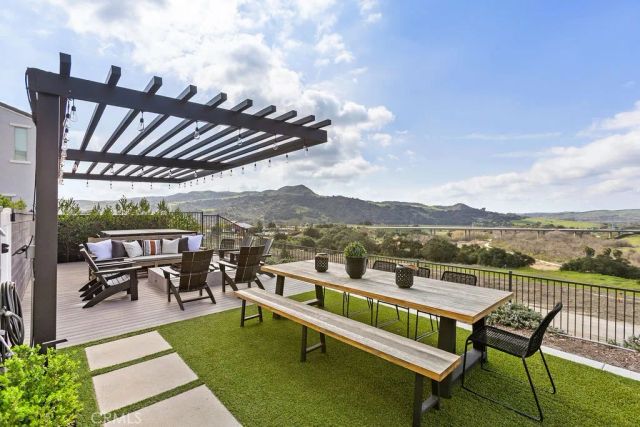 663 Longhorn Way, Rancho Mission Viejo, CA 92694