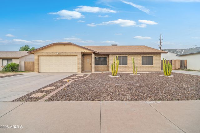 8316 W SWEETWATER Avenue, Peoria, AZ 85381