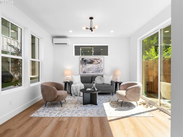 9215 N Seneca St, Portland, OR 97203