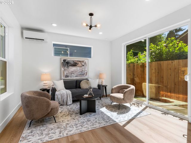 9215 N Seneca St, Portland, OR 97203