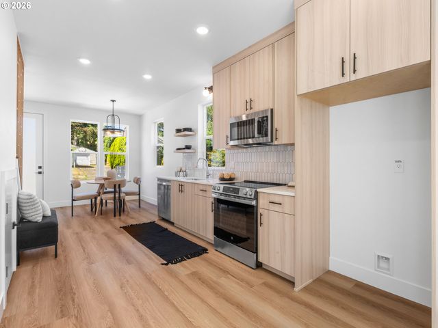 9215 N Seneca St, Portland, OR 97203