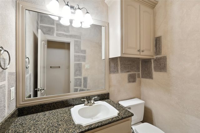 8541 Brandonwood Drive, North Richland Hills, TX 76182