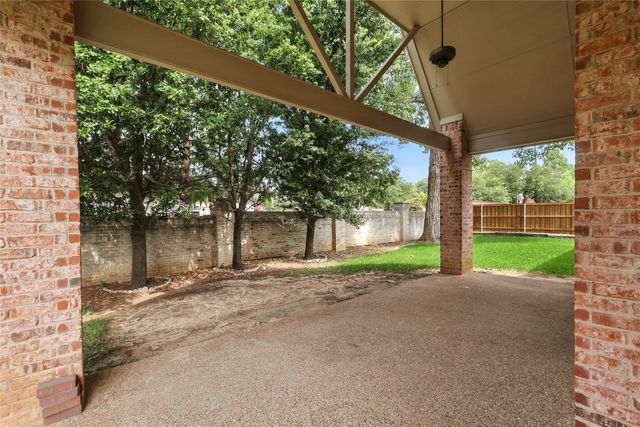 8541 Brandonwood Drive, North Richland Hills, TX 76182