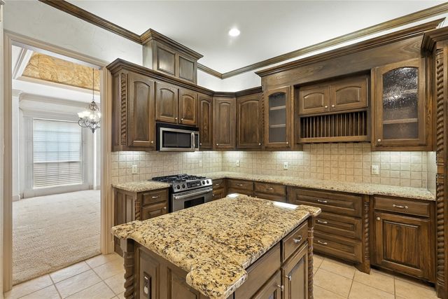 8541 Brandonwood Drive, North Richland Hills, TX 76182