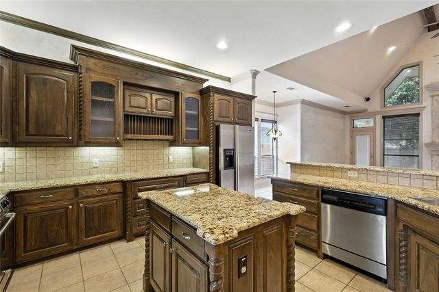 8541 Brandonwood Drive, North Richland Hills, TX 76182