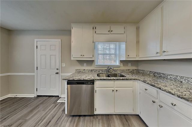 5208 Keystone Court, Flowery Branch, GA 30542