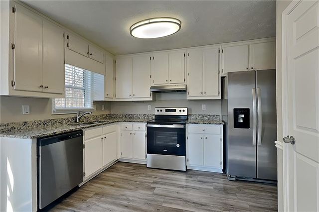 5208 Keystone Court, Flowery Branch, GA 30542