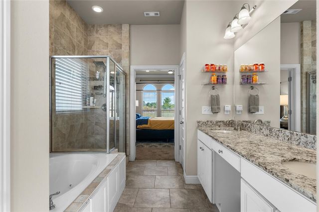 2200 Riverwater Lane, Fayetteville, AR 72703