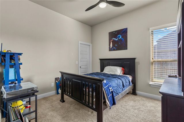 2200 Riverwater Lane, Fayetteville, AR 72703