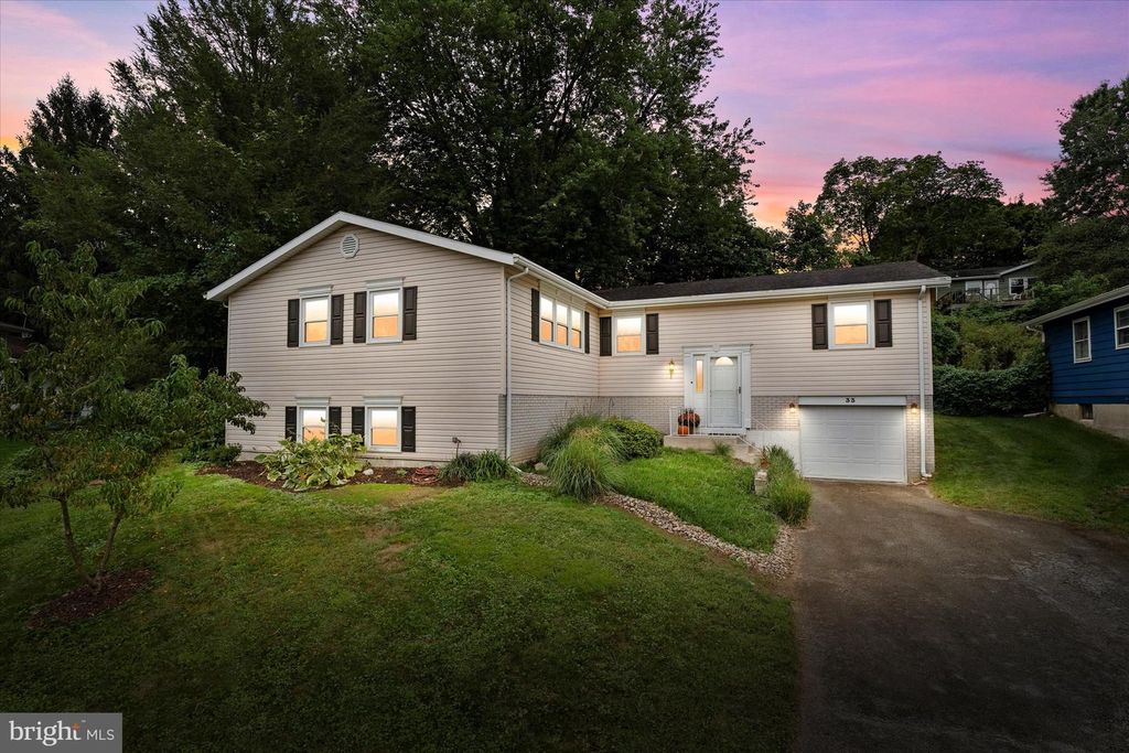 33 WORRAL DR, Newark, DE 19711