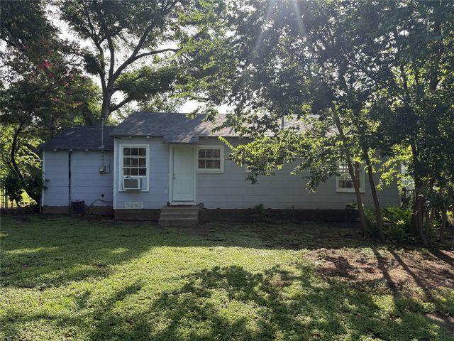 7433 Mohawk Avenue, Fort Worth, TX 76116