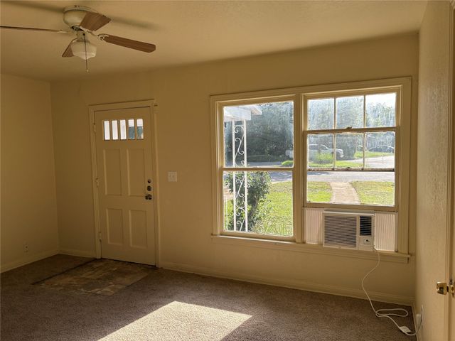 7433 Mohawk Avenue, Fort Worth, TX 76116