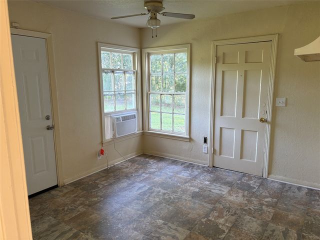 7433 Mohawk Avenue, Fort Worth, TX 76116