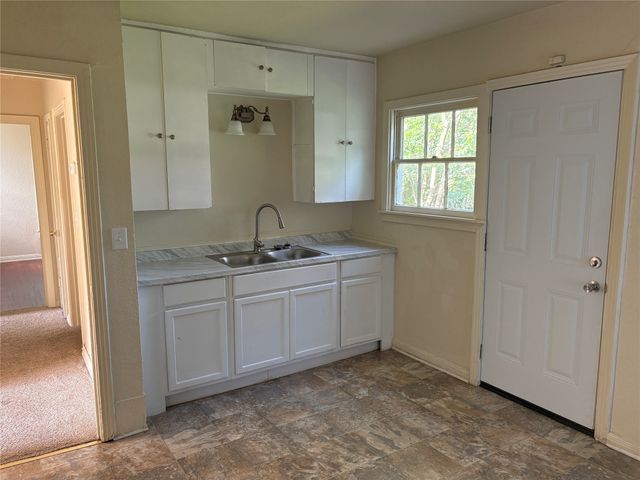 7433 Mohawk Avenue, Fort Worth, TX 76116