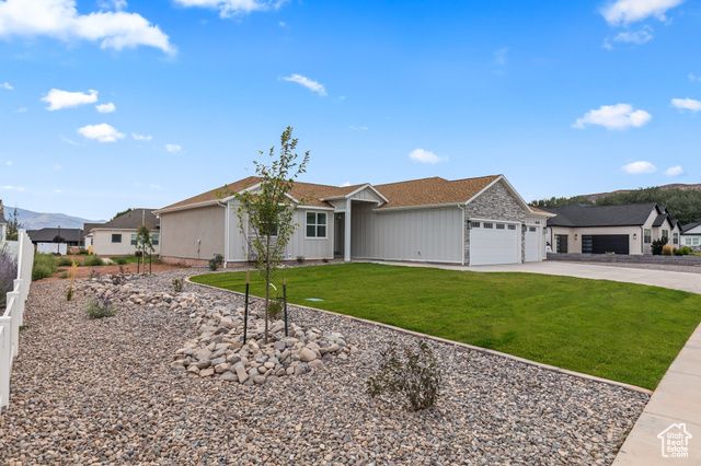 949 W TORREY PINES DR, Richfield, UT 84701