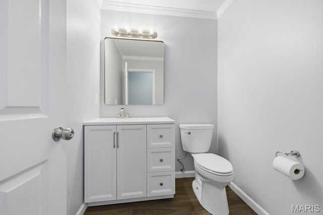 704 Ginger Wood Court, Ballwin, MO 63021