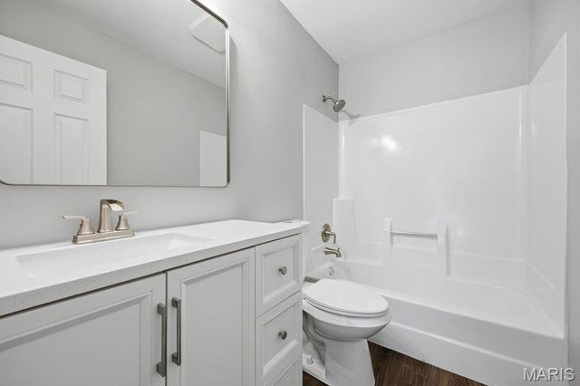 704 Ginger Wood Court, Ballwin, MO 63021