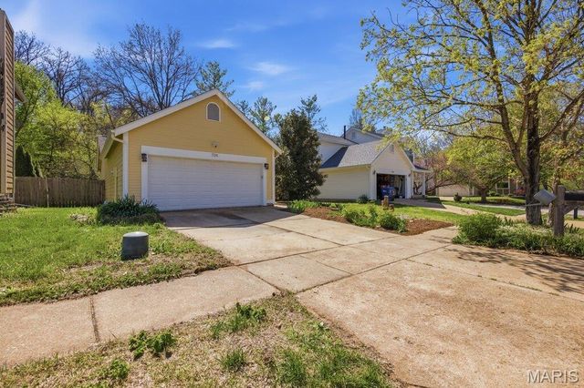 704 Ginger Wood Court, Ballwin, MO 63021
