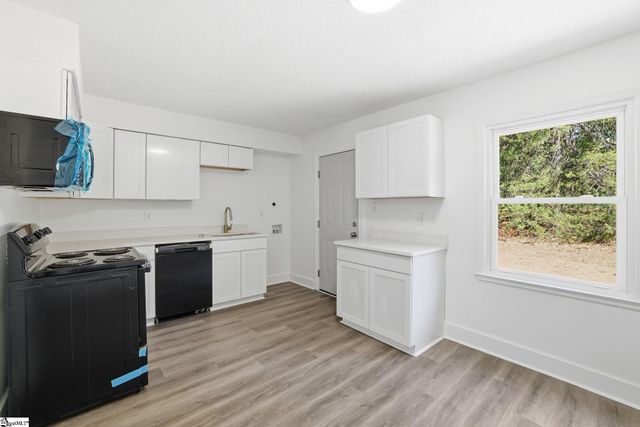 388 Vanderbilt Road, Spartanburg, SC 29301