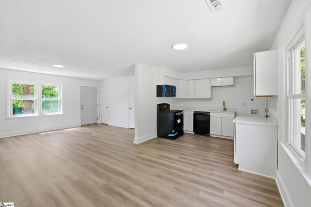 388 Vanderbilt Road, Spartanburg, SC 29301