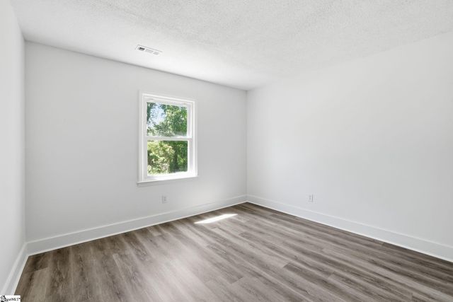 388 Vanderbilt Road, Spartanburg, SC 29301