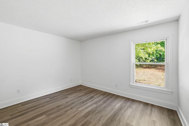 388 Vanderbilt Road, Spartanburg, SC 29301
