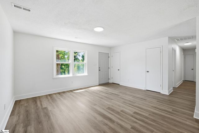 388 Vanderbilt Road, Spartanburg, SC 29301
