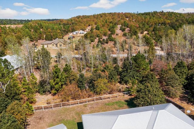 401 Kaanapali LN, Bastrop, TX 78602