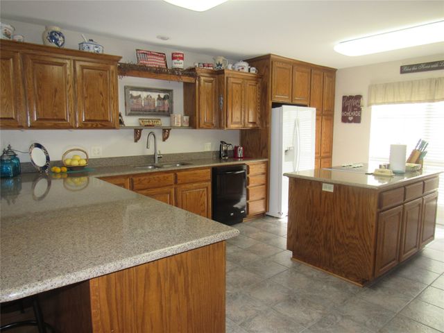 111 Tyler Lane, Pottsboro, TX 75076