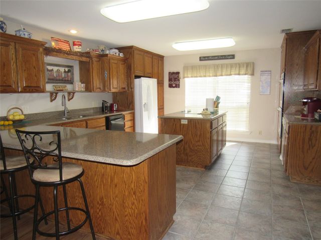 111 Tyler Lane, Pottsboro, TX 75076