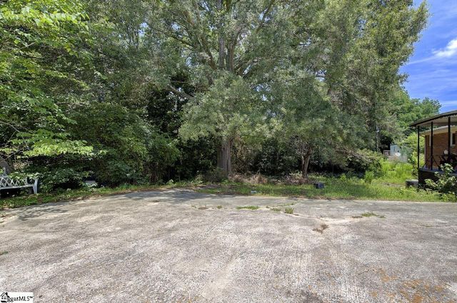 1105 E Georgia Road, Simpsonville, SC 29681