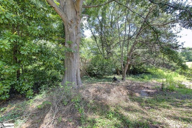 1105 E Georgia Road, Simpsonville, SC 29681