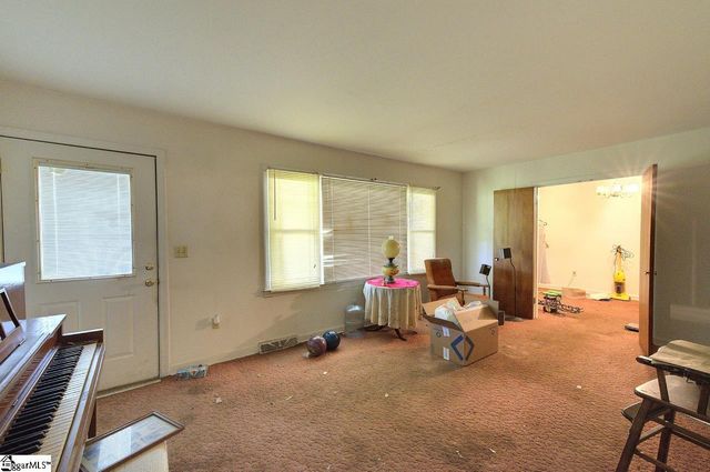 1105 E Georgia Road, Simpsonville, SC 29681