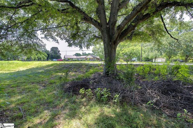 1105 E Georgia Road, Simpsonville, SC 29681