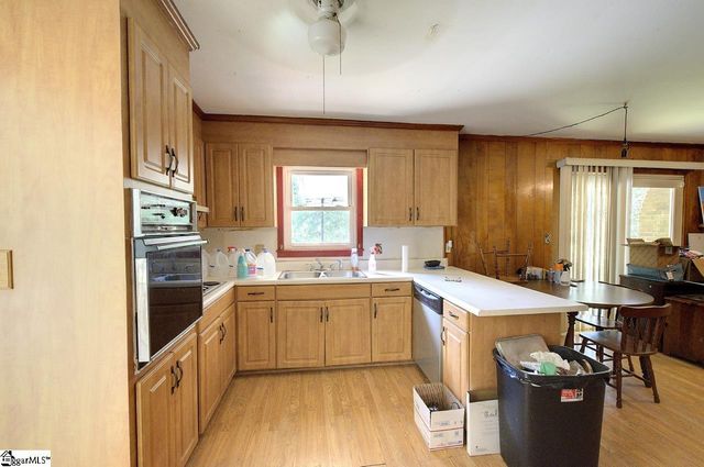 1105 E Georgia Road, Simpsonville, SC 29681