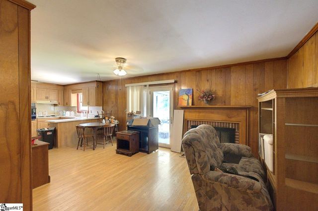1105 E Georgia Road, Simpsonville, SC 29681