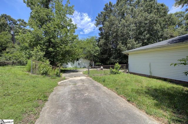 1105 E Georgia Road, Simpsonville, SC 29681