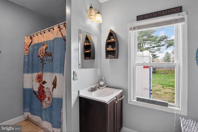 10 E PINE ST, Delmar, MD 21875