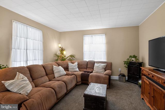 10 E PINE ST, Delmar, MD 21875