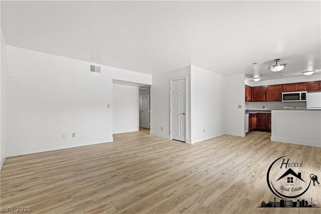 5383 Indian River Drive 320, Las Vegas, NV 89103