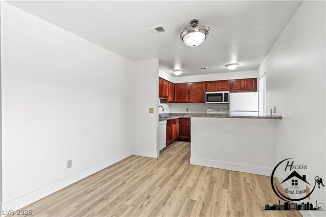 5383 Indian River Drive 320, Las Vegas, NV 89103