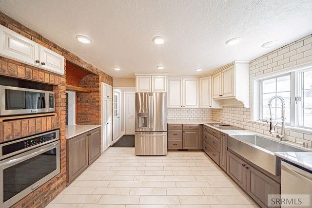 2810 River Ranch Rd, Blackfoot, ID 83221