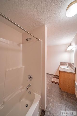 2810 River Ranch Rd, Blackfoot, ID 83221